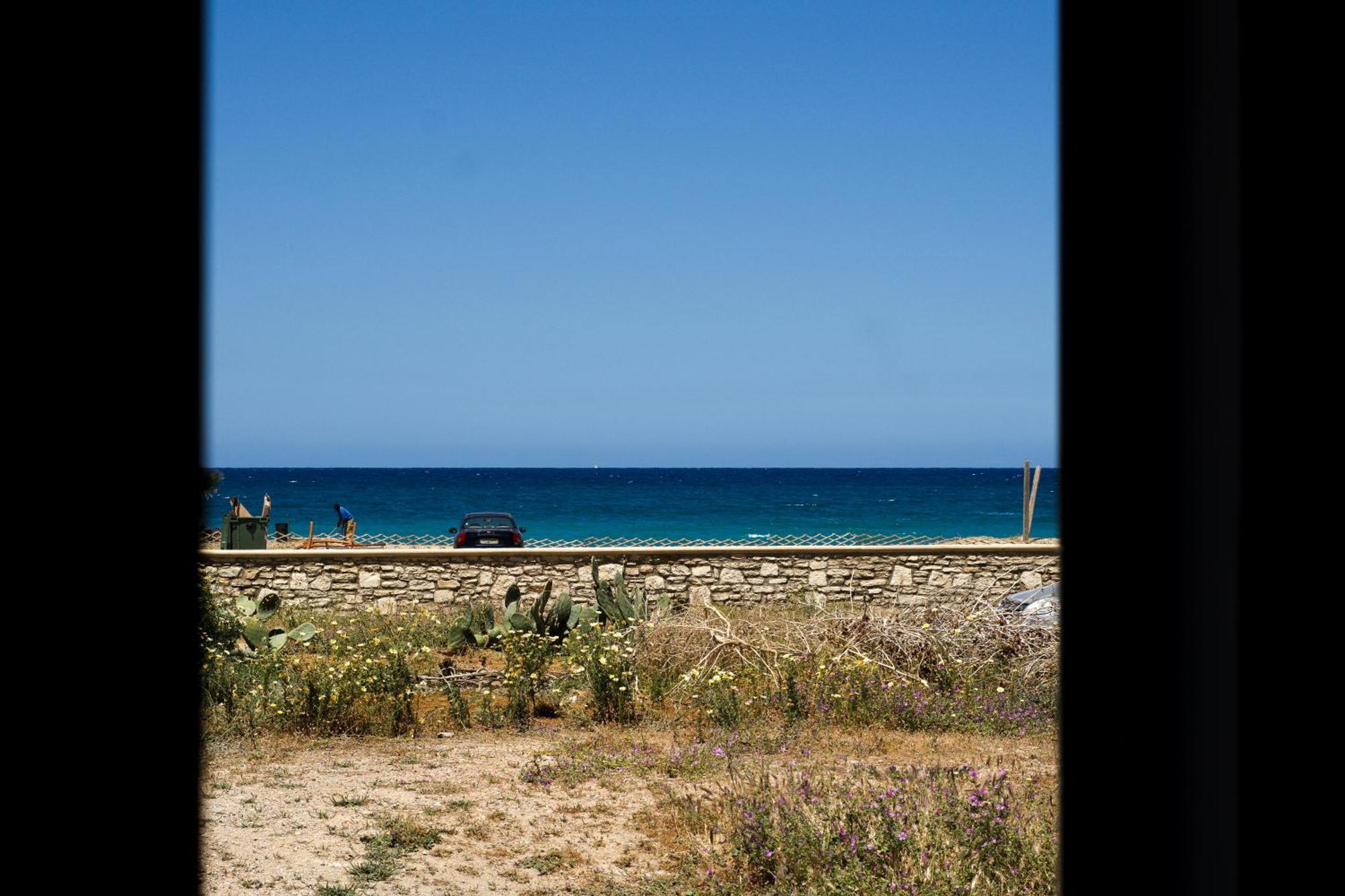 Blue Sea Apartment Adelianos Kampos Dış mekan fotoğraf